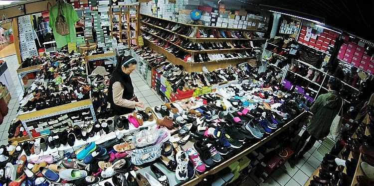 微商低价出售是真货吗,微商低价拿货高价卖违法吗