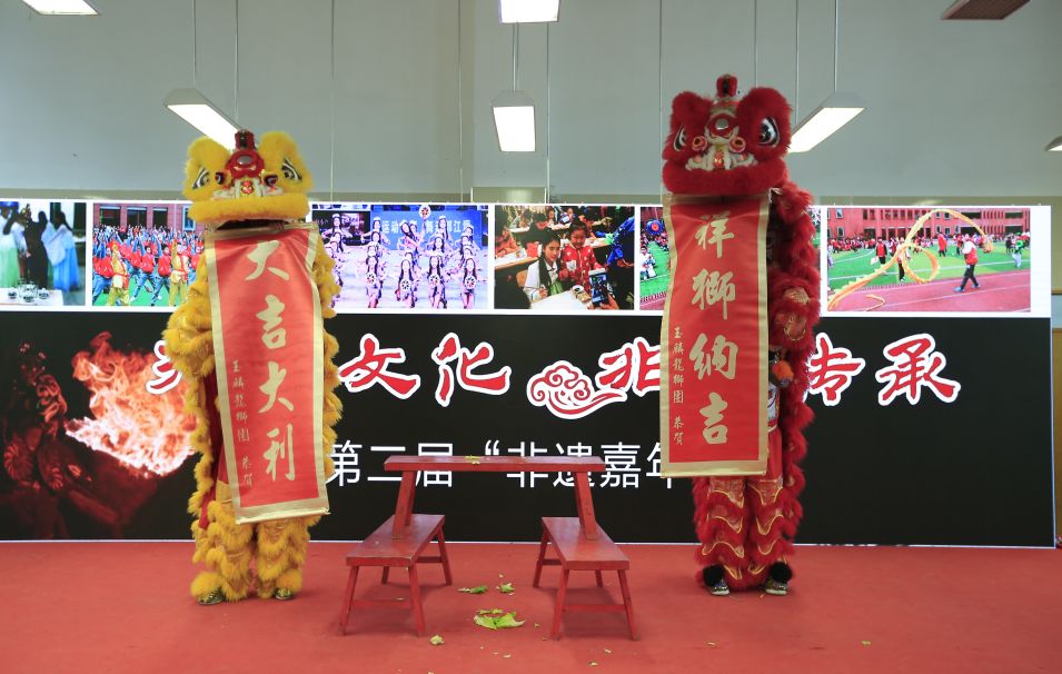 今天，华林小学的孩子们比看到雪还兴奋，原因是？