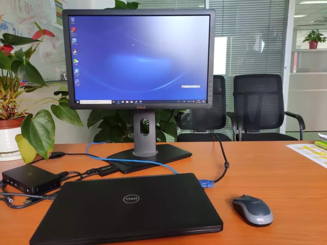 笔记本外接显示器关闭盖子就黑屏,笔记本连接显示器后屏幕没有全屏