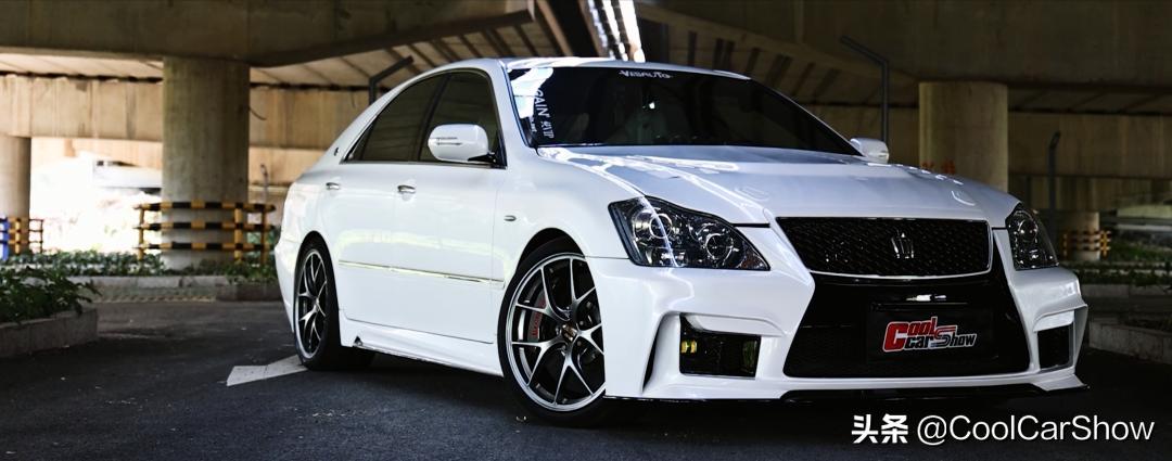 经典12代皇冠情怀老车,13代皇冠翻新复活视频