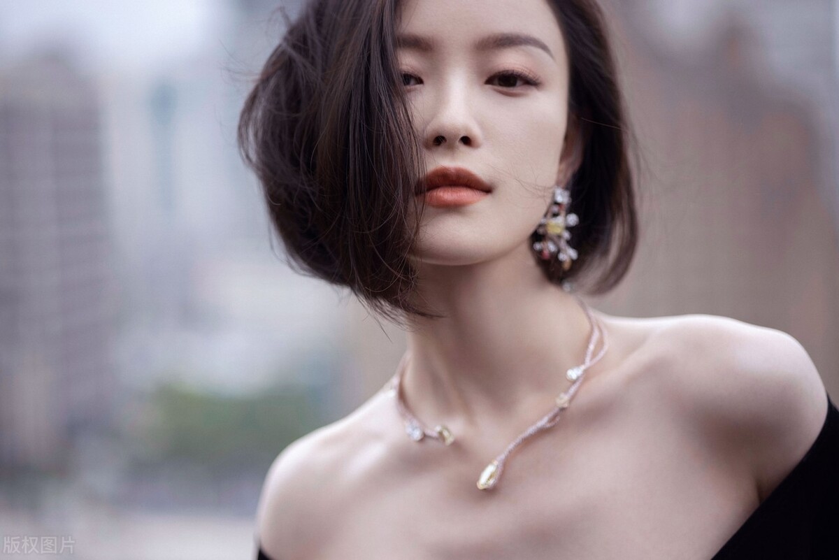 剪短发翻车过程,女生剪短发翻车了怎么补救