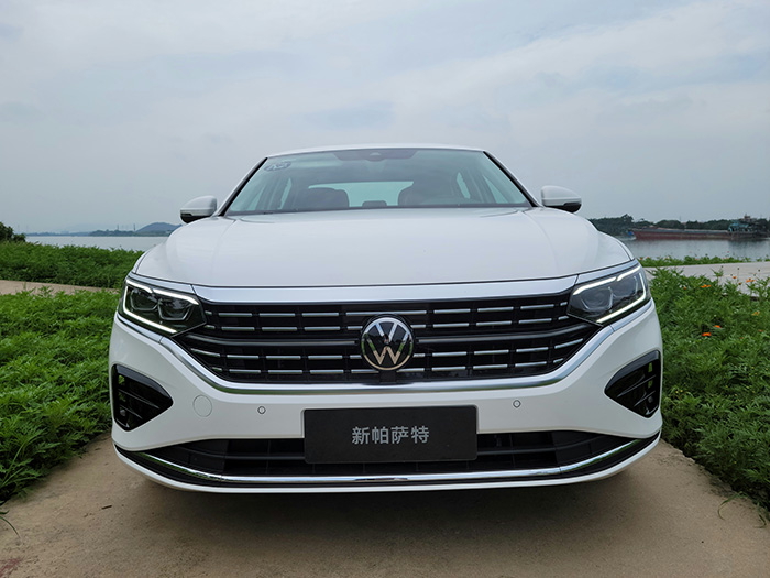 试驾新款*萨特帕**，转型年轻化不仅仅是颜值，操控也变了？