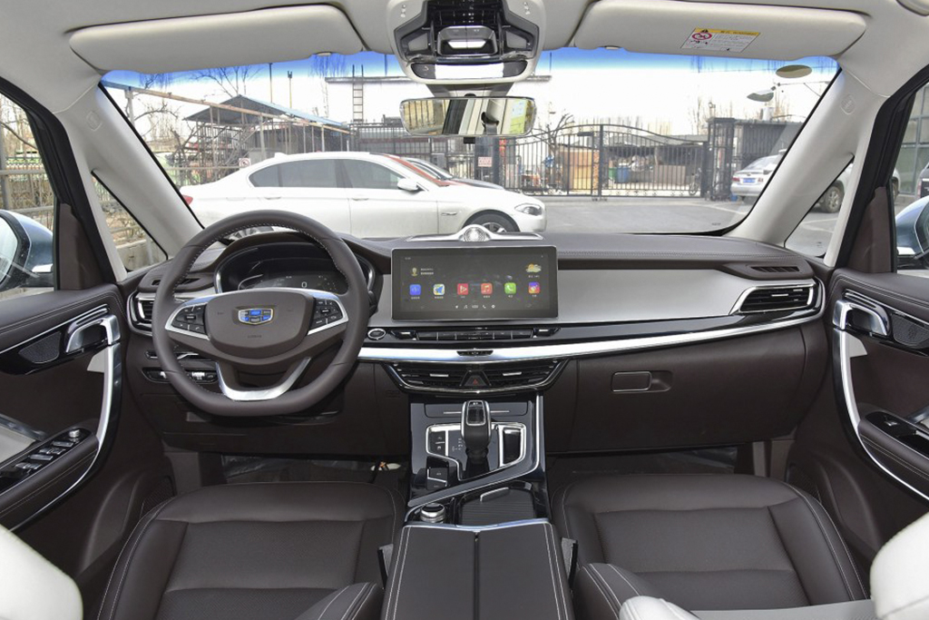 底盘好驾驶感受优秀的省油小车车,20万内值得入手的mpv试驾吉利嘉际