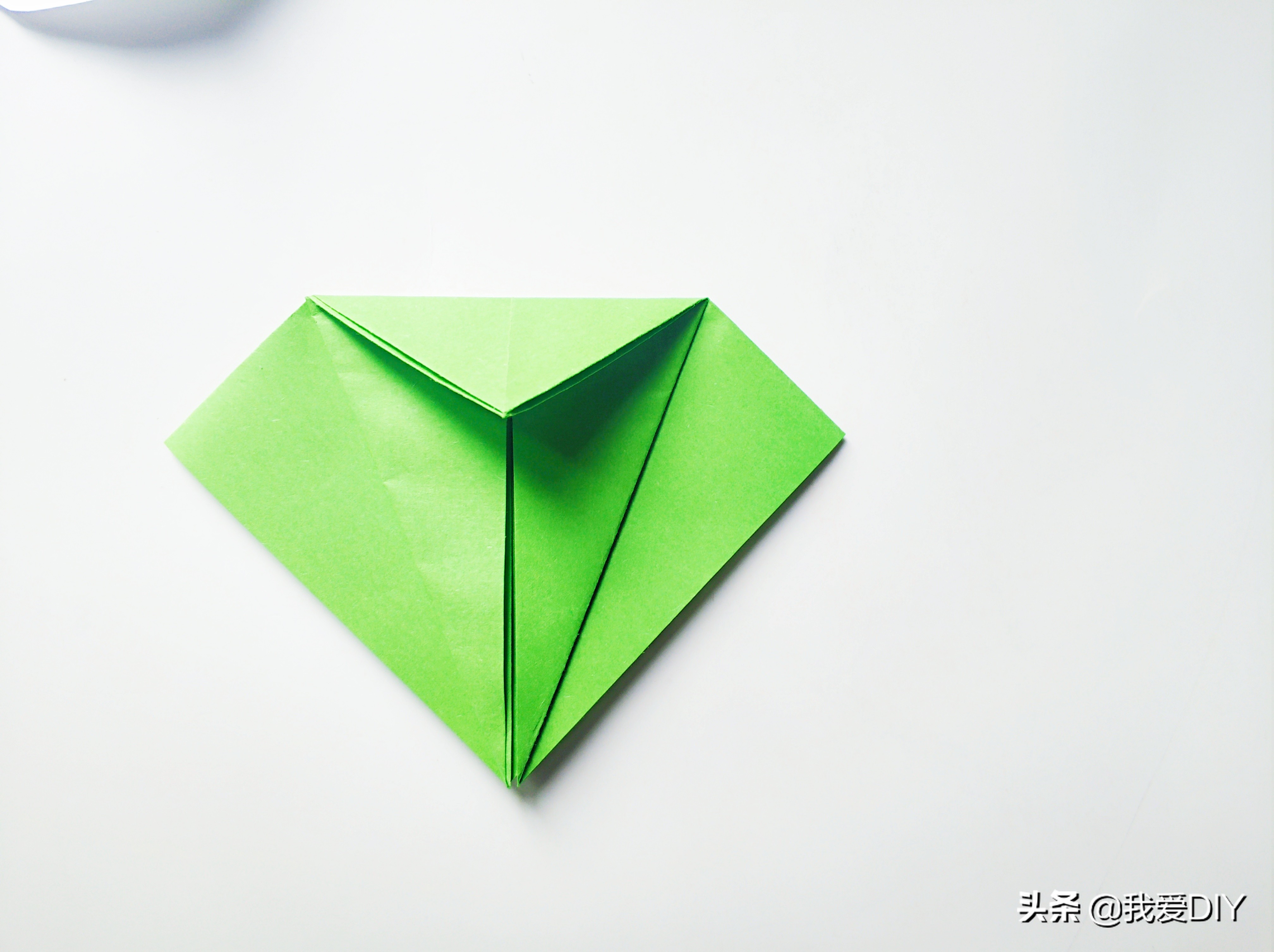 小燕子教大家折礼物盒,小燕子折法慢放视频