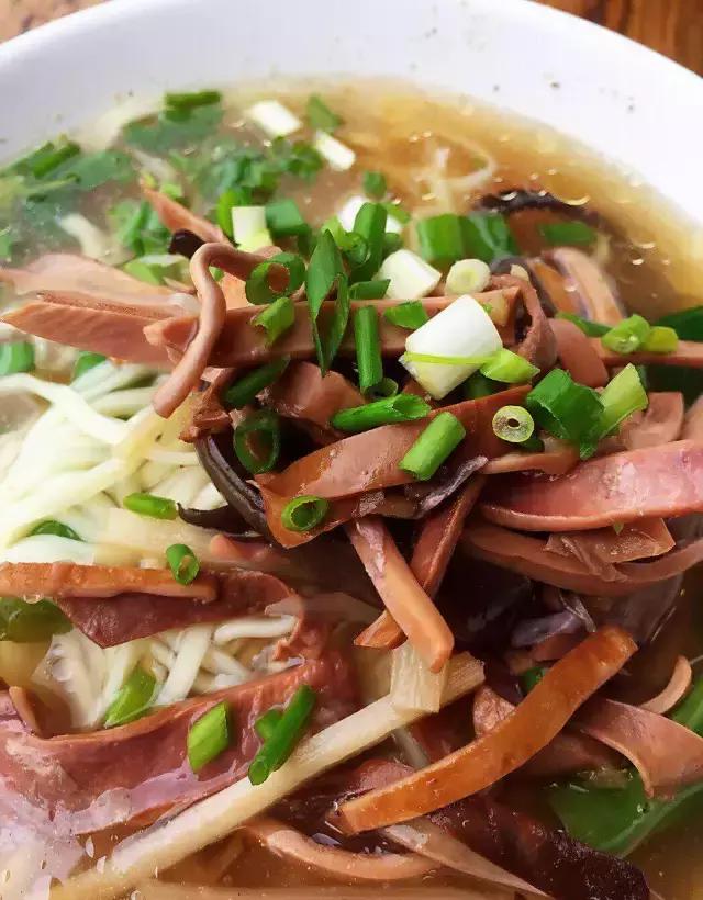 流水的爱情铁打的是什么梗,流水的爱情铁打的友情