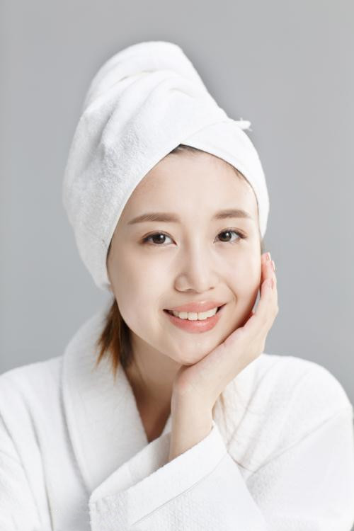 脸上法令纹很深怎么办才能消除呢,有什么好办法能淡化脸上的法令纹