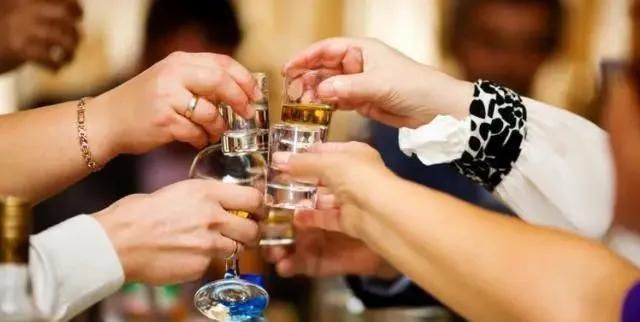 这几款“粮食酒”给真正懂酒的人,入口醇香好喝不贵,待客倍有面