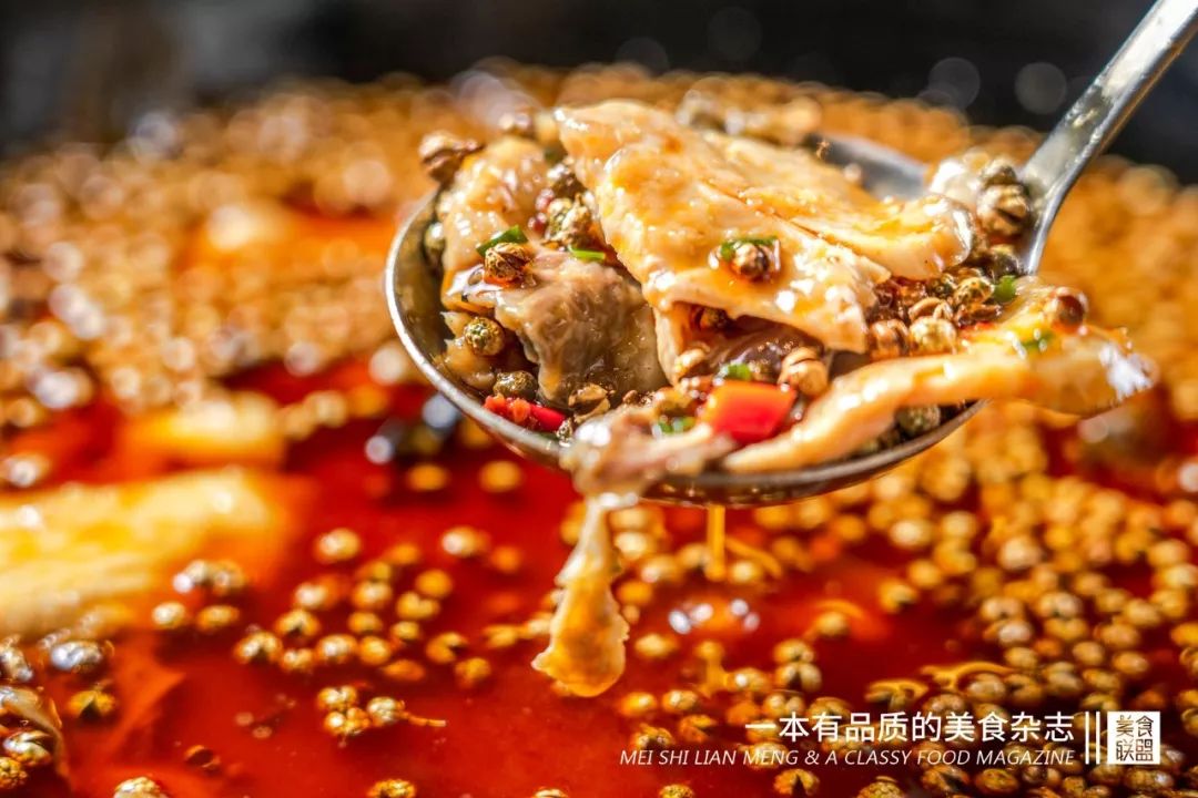 凌晨5点从尼罗河空运到昆明的小龙吓店,居然在卖ysl口红,只要28