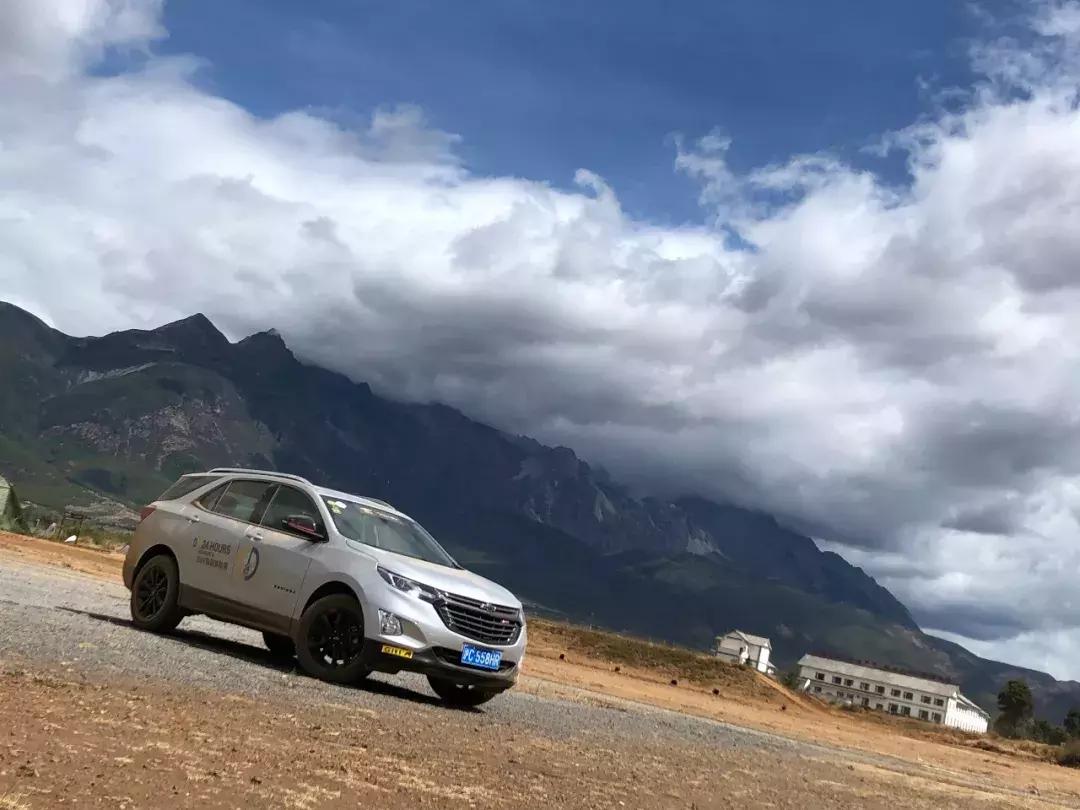 驾驶雪佛兰白色探界者环游世界,雪佛兰探界者1.5试驾视频最新