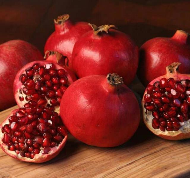 盆栽石榴树什么品种是甜的,石榴树带果实能用水培繁殖