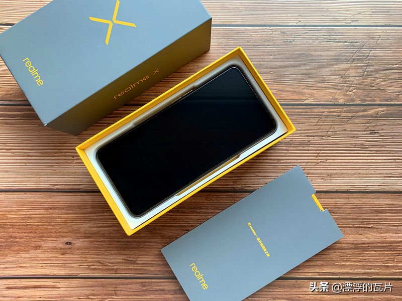 千元性价比高的手机realmeq2,超值千元机推荐