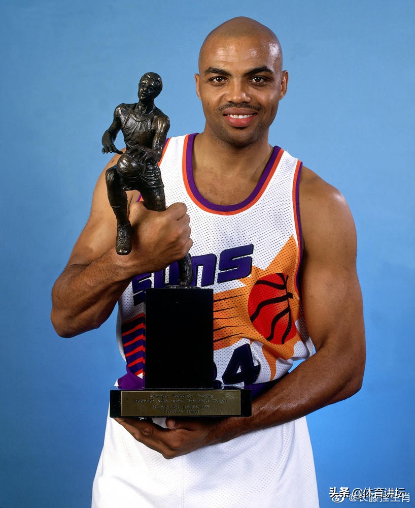 查尔斯巴克利篮板王,查尔斯巴克利打篮板