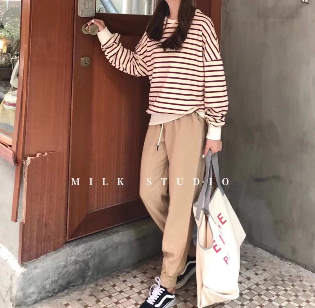 黑裤子可以配卡其色鞋子吗,黑色上衣卡其色鞋子配什么裤子