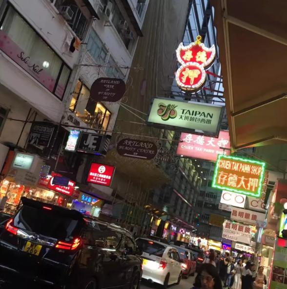 黑丑胖子逆袭,黑胖丑怎么逆袭