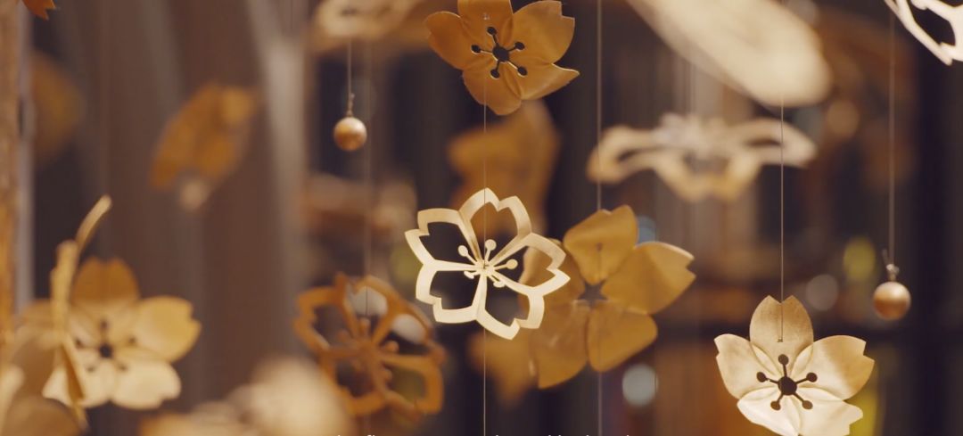 星巴克的logo为什么一直是tm,为什么有些星巴克是红色logo