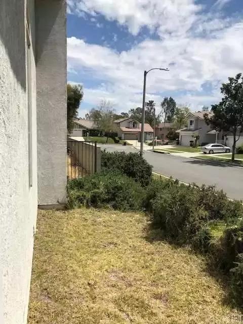 租房热门地段,破房子租五万块一个月