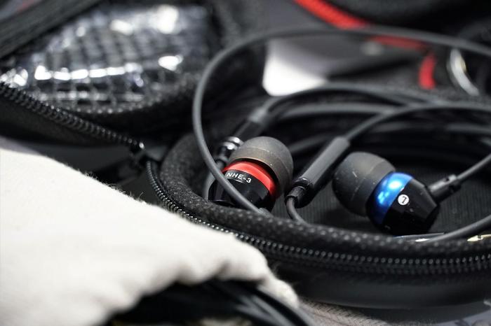 是菜鸡还是战斗机?揭秘在中国爆卖的百元级耳塞们的真面目!