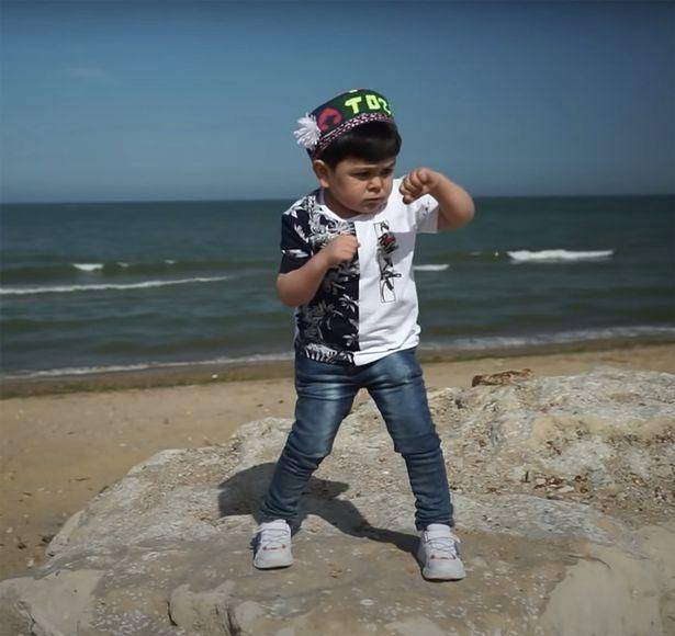 俄罗斯少年格斗队视频,侏儒少年格斗