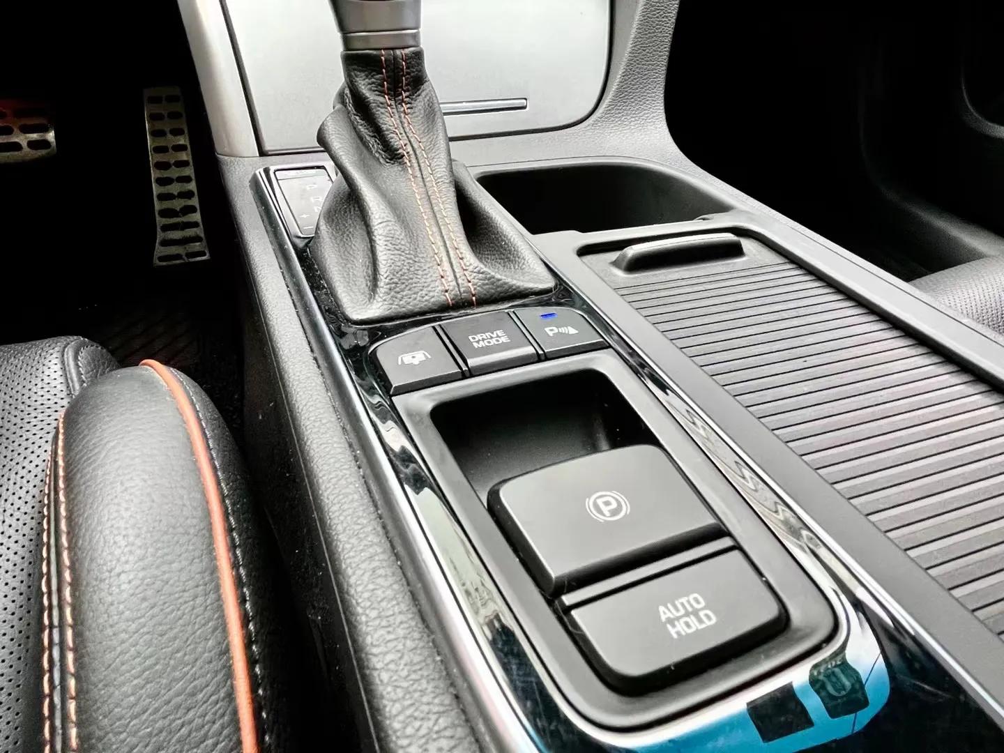 2015年现代索九1.6t,2015款现代索91.6t尊贵