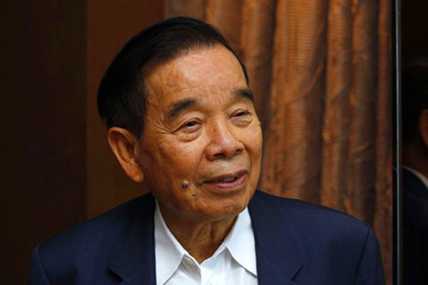 中国珠宝行业大黑马：从打杂工到收入1700亿，孙子继承2000亿产业