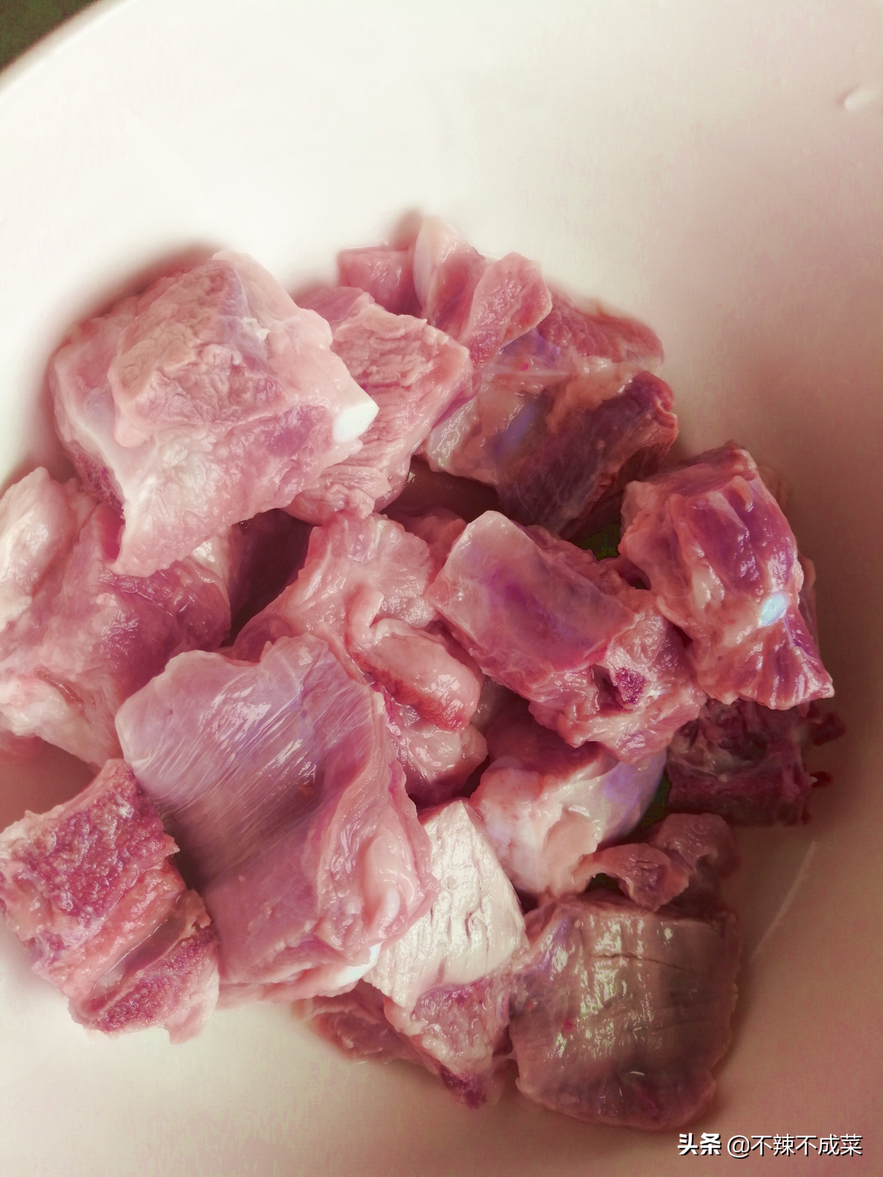 莲藕排骨汤适合冬天喝吗,鱼腥草红萝卜莲藕猪骨汤怎么煲