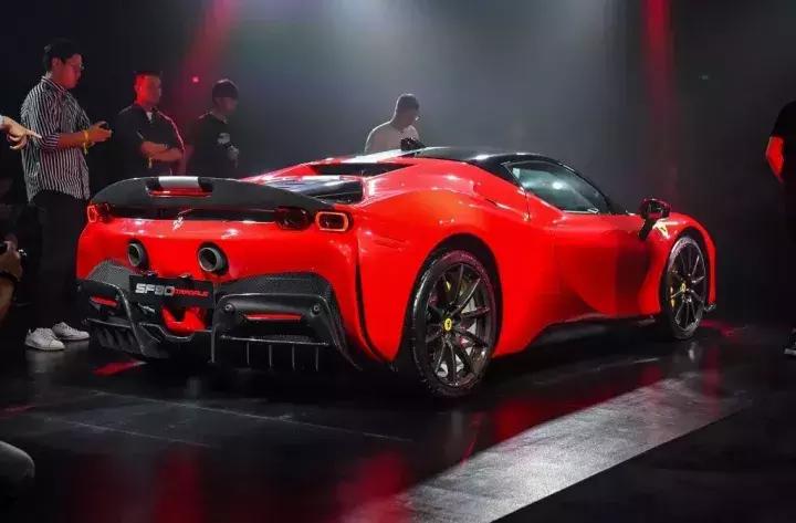 比*博兰**基尼大牛还贵法拉利！搭载3.9TV8发动机，最大马力1000匹