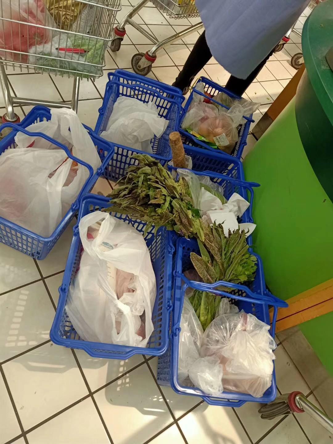 你下单我跑腿，金久城市花园的物业当起了“代购”