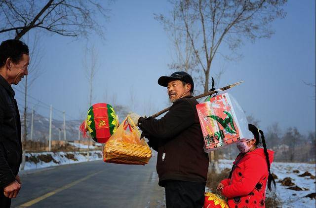 国家给扶贫户免费盖房产权归谁,国家扶贫房还可以在老家建房吗