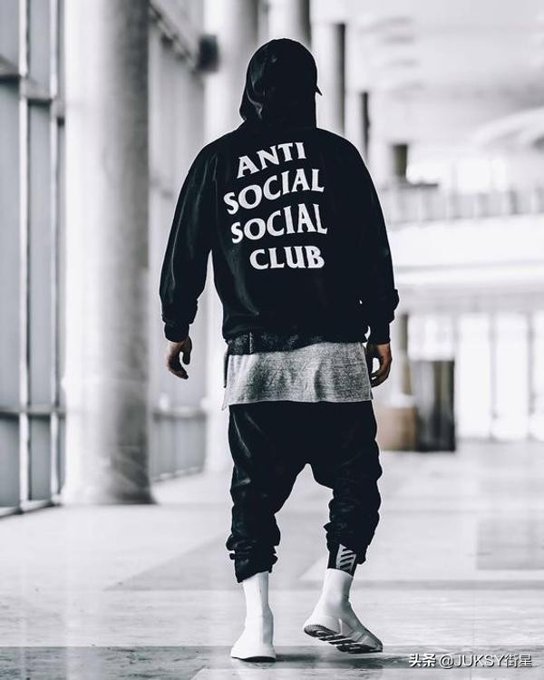 陈冠希穿什么牌子的衣服好看,陈冠希的潮牌真的好看吗