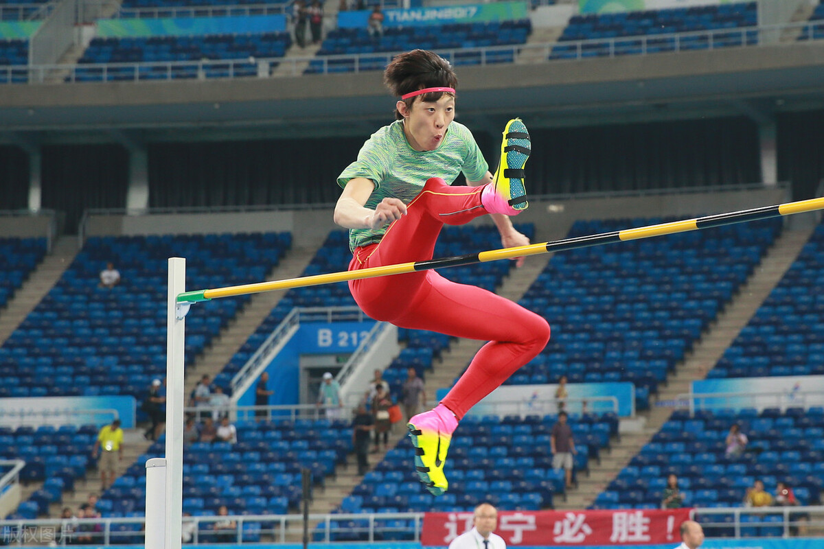 张国伟跳高复出,跳高运动员张国伟龙吸水