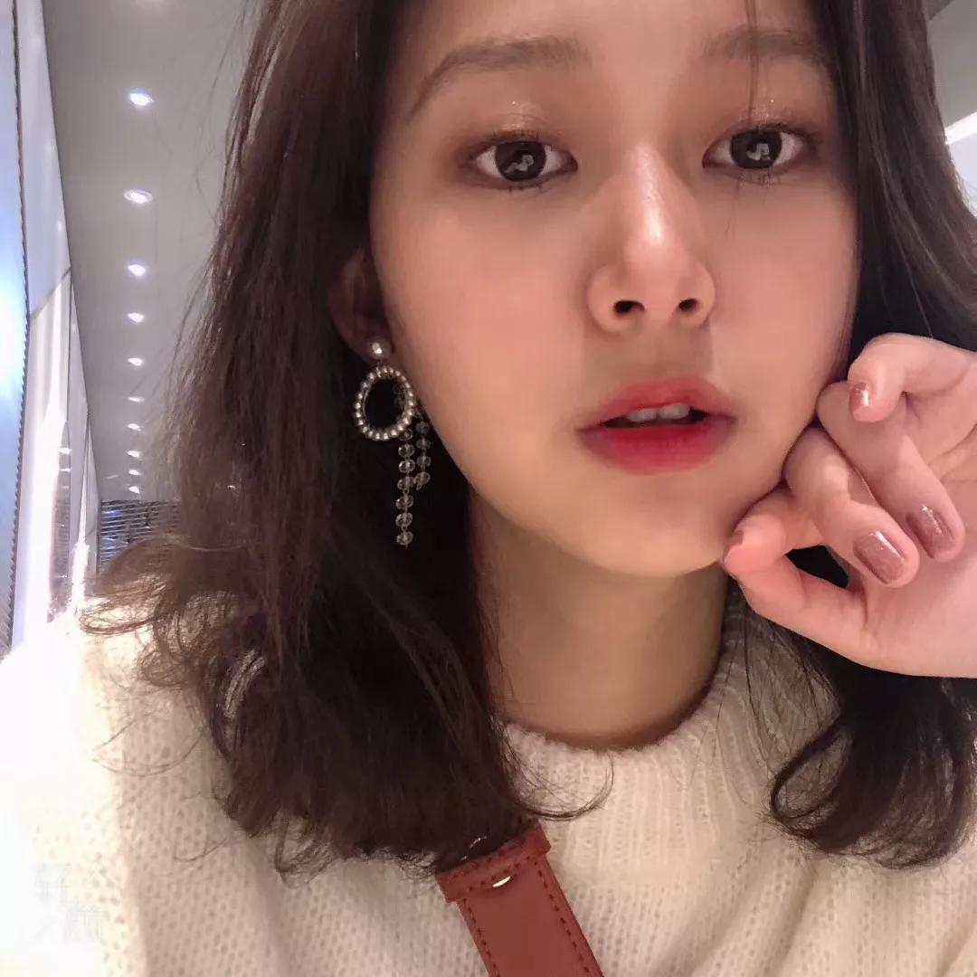 来看看闺蜜的化妆包,姐妹们的化妆包