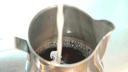 火爆珠三角的网红奶茶店来了，还带着宫崎骏设计的杯子！