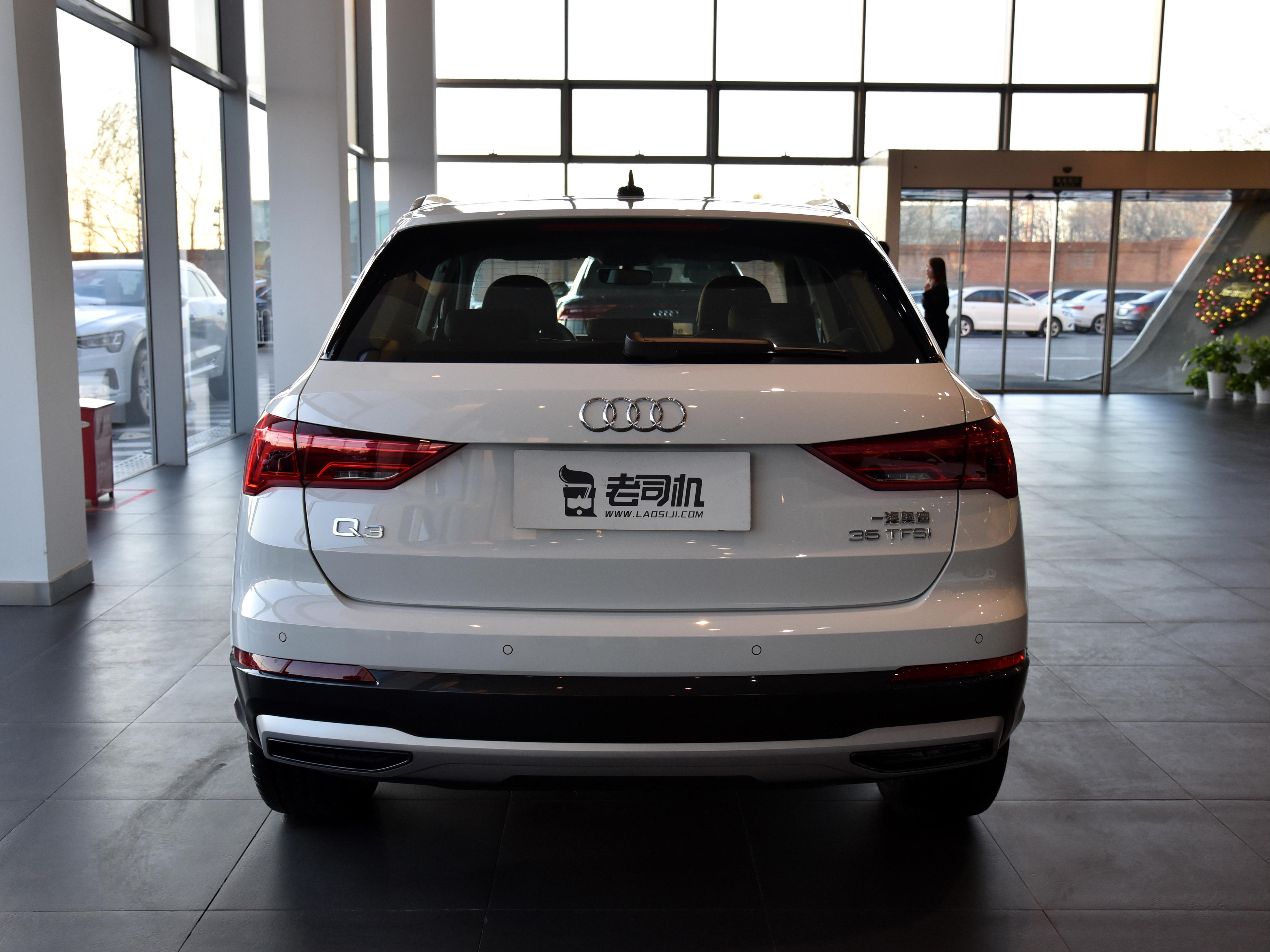 奥迪q3suv最新款,空间大油耗低性价比高的suv下线车