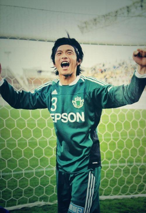 刚离开效力16年豪门就突发心梗离世，FIFA主席赞他日本传奇