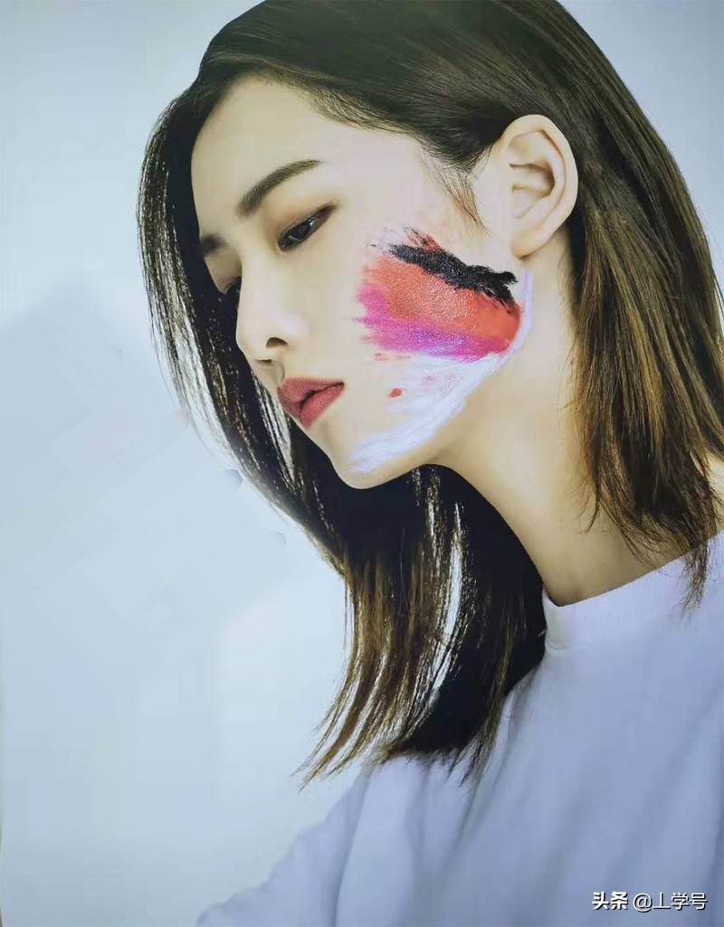 12岁少年直播赚钱养家完整,12岁少年靠直播年收入百万