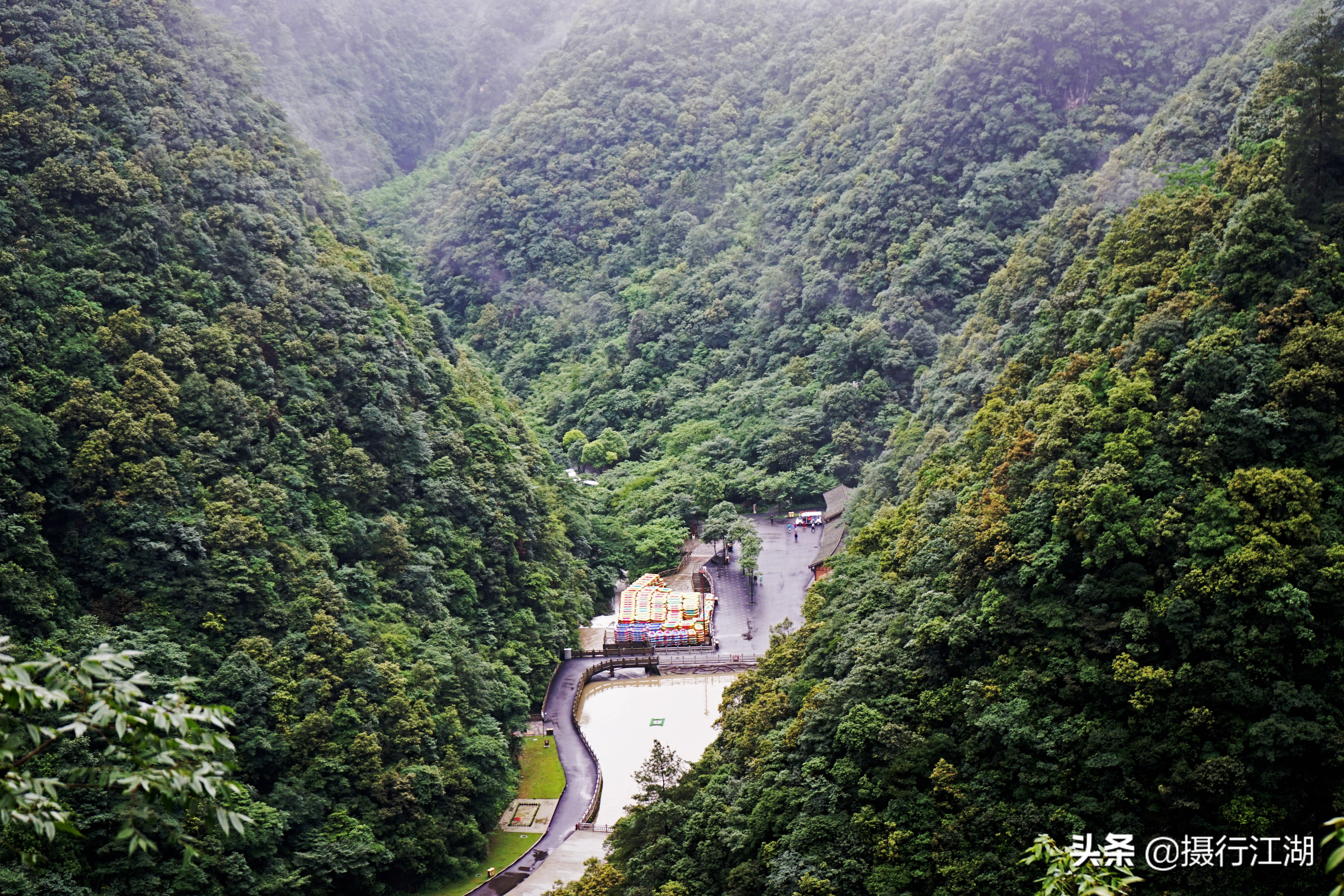 避暑秘境神龙峡，在飞瀑流泉的原始谷底来一场随遇而安的漂流