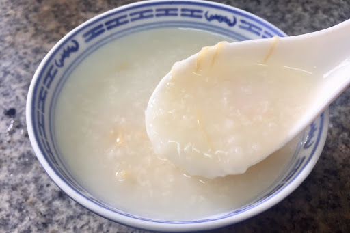 宝宝满月母乳没喝完怎么办,宝宝满月了奶粉喂养不够怎么办