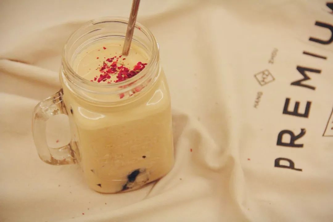 烧仙草焦糖奶茶做法,以前香飘飘焦糖烧仙草布丁奶茶