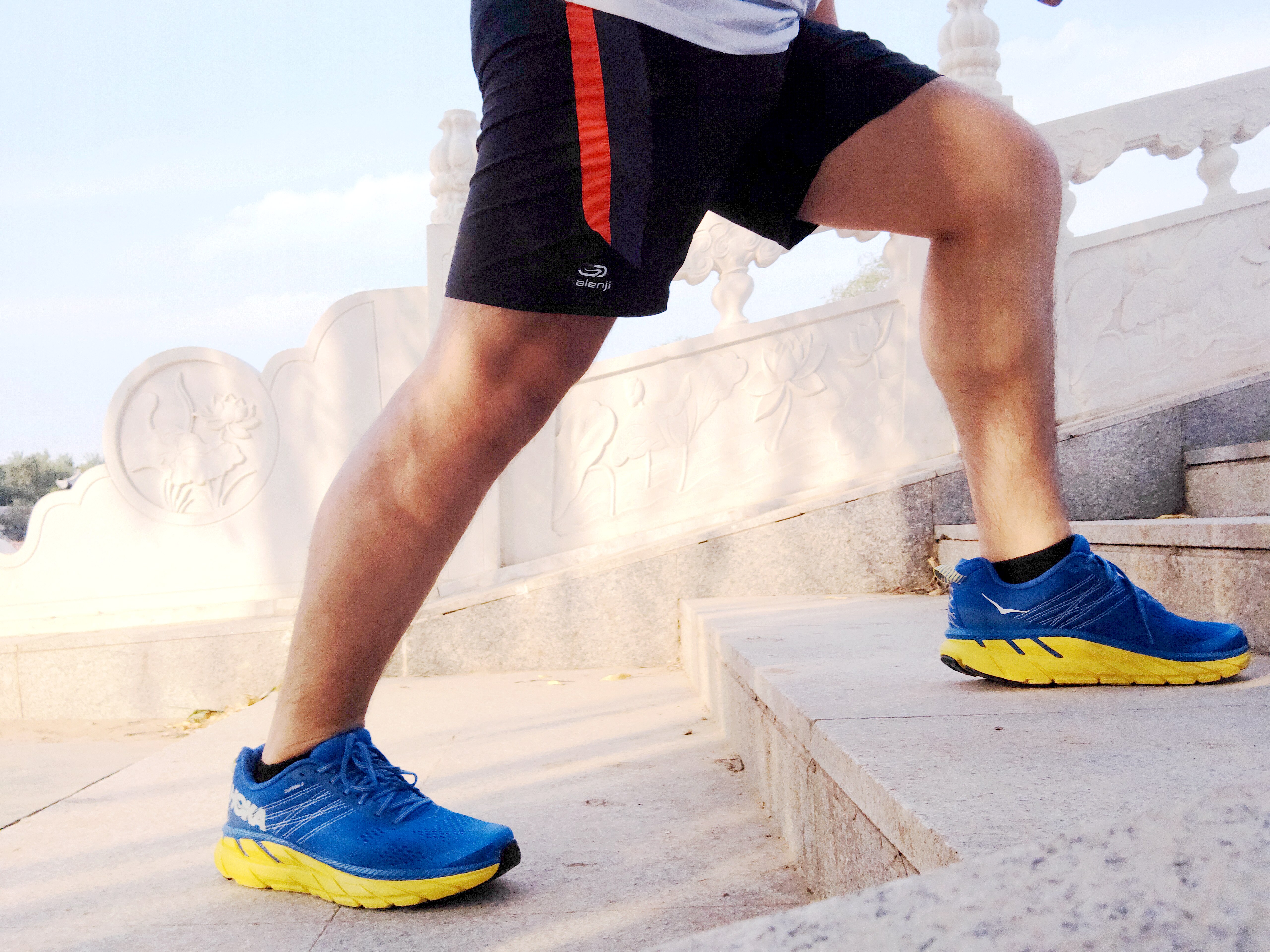 hoka大体重缓震跑鞋测评,稳定支撑缓震跑鞋评测