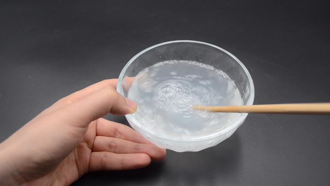 羽绒服脏了教你一招就能清洗干净,羽绒服脏了怎么清洗教你一招