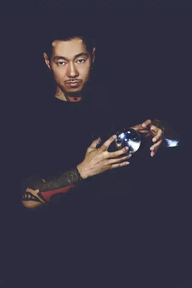 改名字应该找哪种道士,改名字纹身