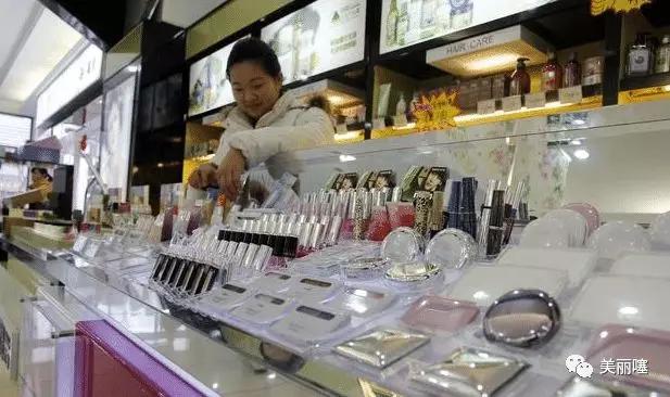 为什么不建议去专柜买大牌化妆品,哪些化妆品可以买便宜一点