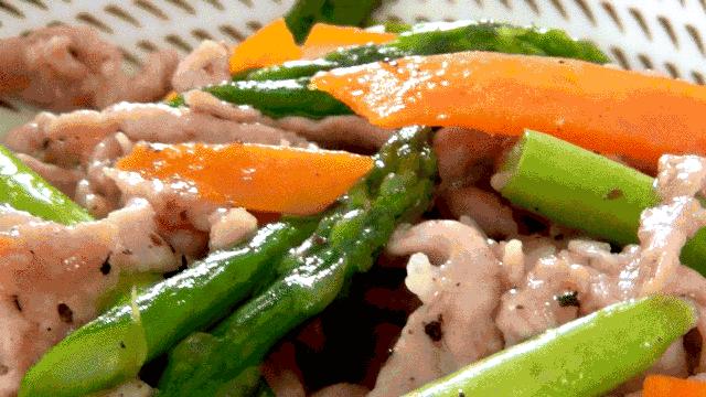 春天的芦笋格外鲜嫩,脆甜多汁的芦笋