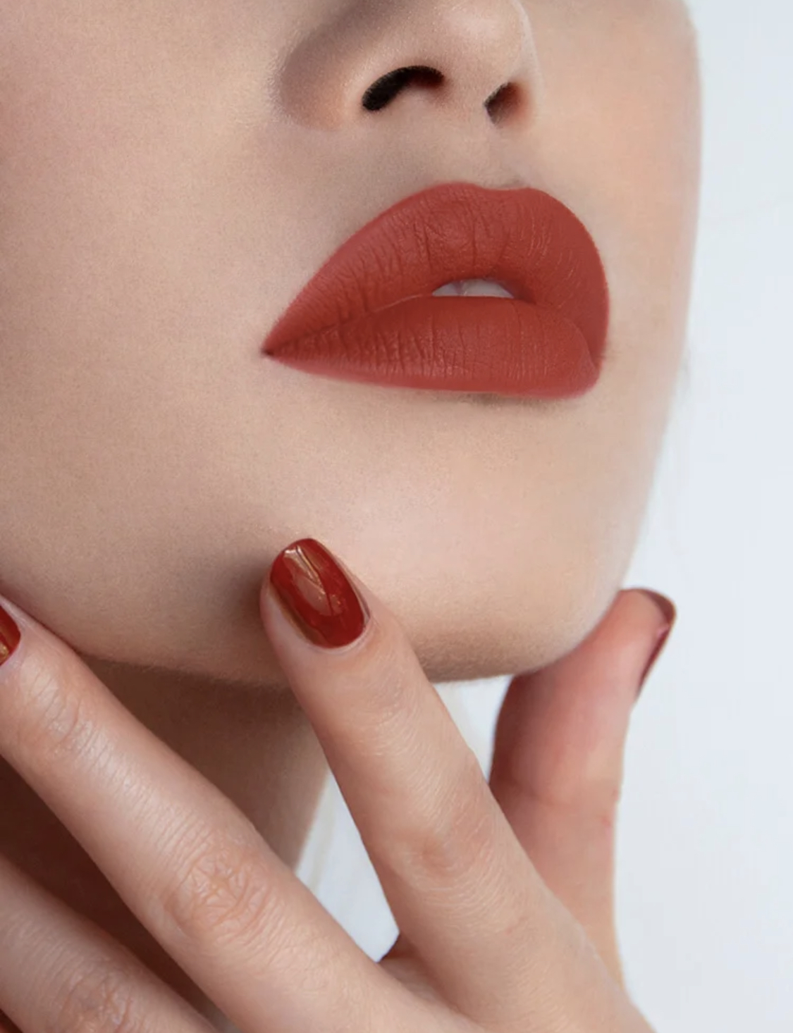 女人应该拥有的六支口红色号,什么色号口红显气质