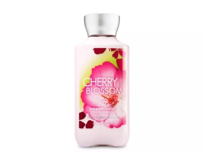 这个身体乳太厉害，拥有樱花肌，钢铁直男也能把你拍的美到发光！