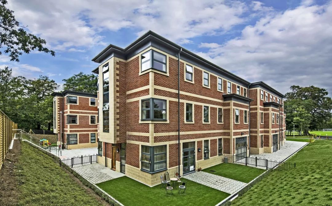 英国私校推荐之皇家罗素中学,英国24所罗素大学