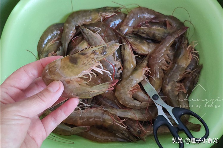 大虾怎样存放可以留的时间长一些,大虾可以直接用保鲜袋装着保存吗