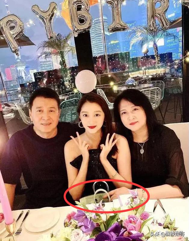 关晓彤假装吃植物肉澄清视频,关晓彤为人造肉宣传翻车