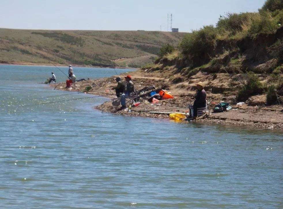 野钓三大技巧让钓鱼变得简单,野外钓鱼风很大怎么钓