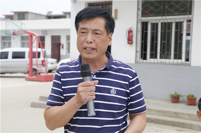 六一儿童节献爱心慰问活动,关爱困境儿童六一慰问暖童心